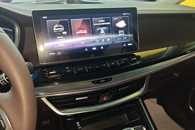 Used Geely Auto Jiajie New Energy 2019 1.5TD PHEV Deluxe Edition Audio And AC Panel