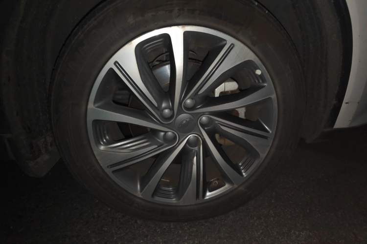 Used Geely Auto Jiajie New Energy 2019 1.5TD PHEV Deluxe Edition Right Front Wheel Hub