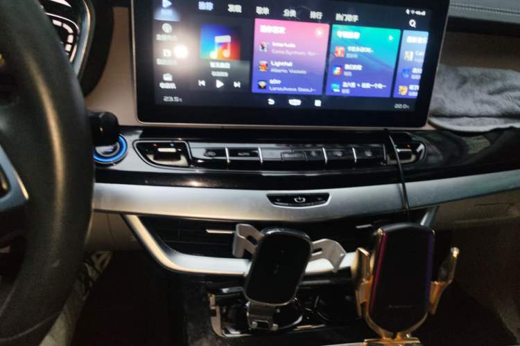Used Geely Auto Jiajie New Energy 2021 ePro 1.5TD PHEV Luxurious Edition Audio And AC Panel