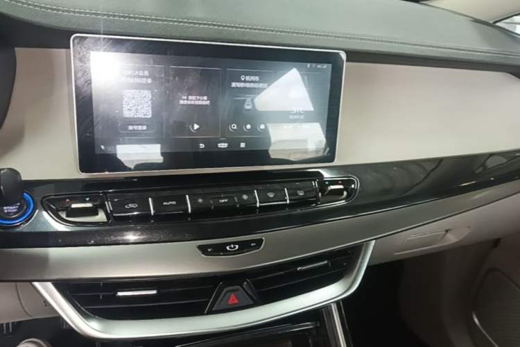 Used Geely Auto Jiajie New Energy 2021 ePro 1.5TD PHEV Comfort Edition Audio And AC Panel