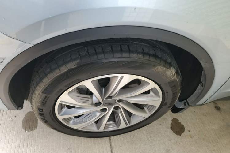 Used Geely Auto Jiajie New Energy 2021 ePro 1.5TD PHEV Deluxe Model Left Front Wheel Hub