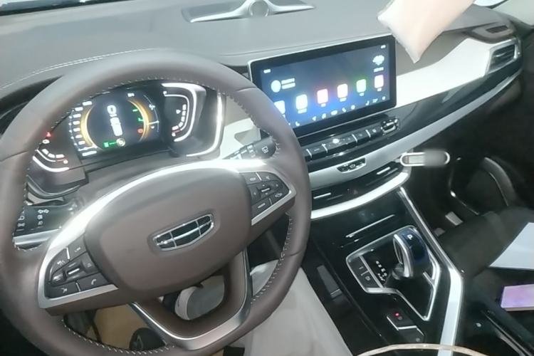 Used Geely Auto Jiajie New Energy 2021 ePro 1.5TD PHEV Deluxe Model Center Console