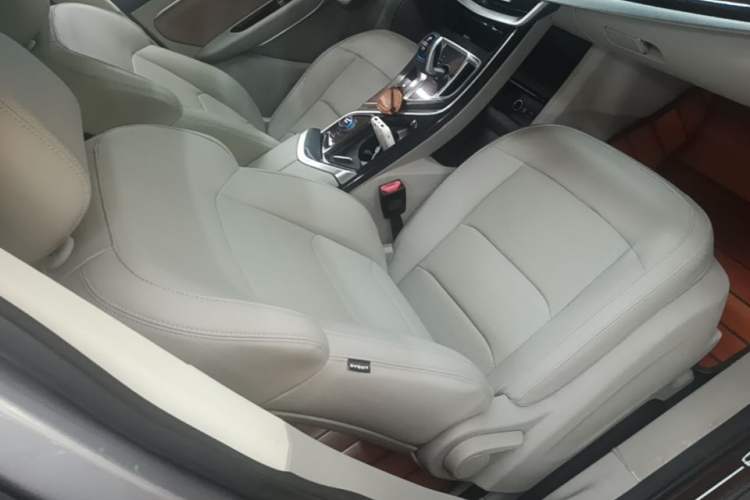Used Geely Auto Jiajie New Energy 2021 ePro 1.5TD PHEV Luxurious Edition Right Front Seat