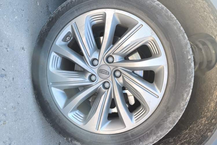 Used Geely Auto Jiajie New Energy 2021 ePro 1.5TD PHEV Luxurious Edition Right Front Wheel Hub