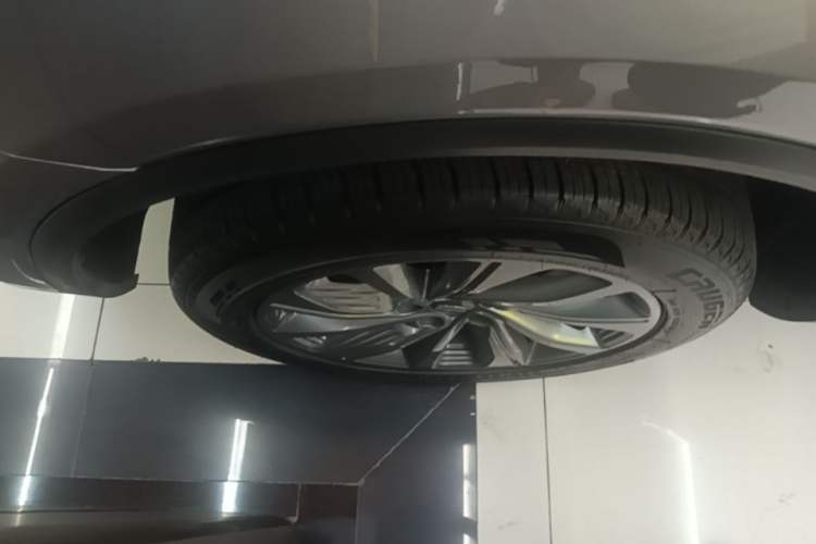 Used Geely Auto Jiajie New Energy 2021 ePro 1.5TD PHEV Luxurious Edition Right Rear Wheel Hub