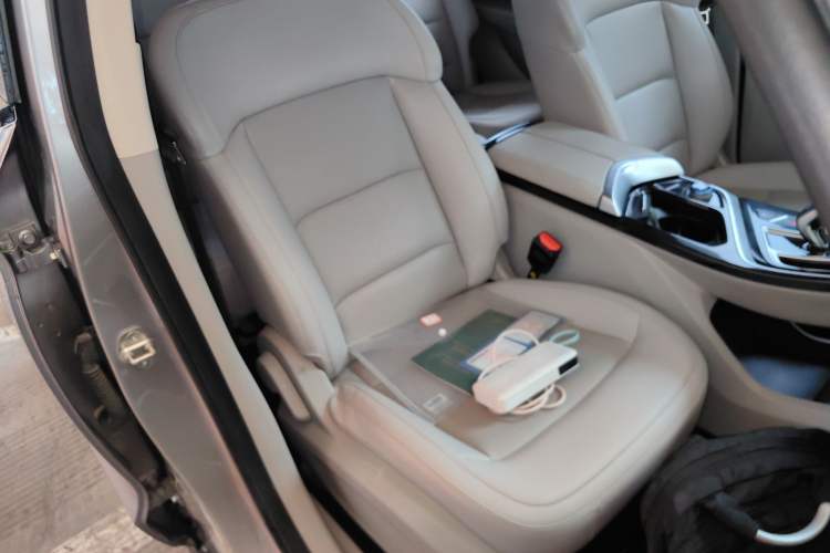 Used Geely Auto Jiajie New Energy 2021 ePro 1.5TD PHEV Luxurious Edition Right Front Seat