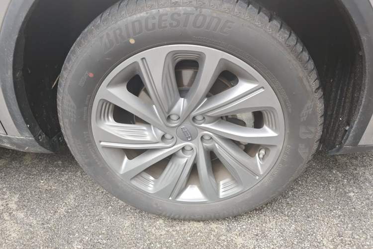 Used Geely Auto Jiajie New Energy 2021 ePro 1.5TD PHEV Luxurious Edition Right Front Wheel Hub