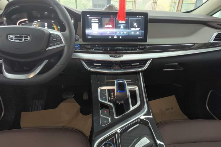 Used Geely Auto Jiajie New Energy 2022 1.5TD PHEV Platinum Comfort Edition Audio And AC Panel