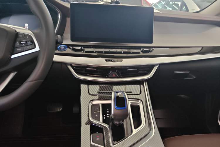 Used Geely Auto Jiajie New Energy 2022 1.5TD PHEV Platinum Luxury Edition Audio And AC Panel