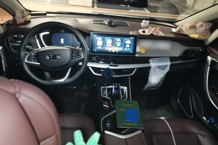 Used Geely Auto Jiajie New Energy 2022 1.5TD PHEV Platinum Luxury Edition Center Console