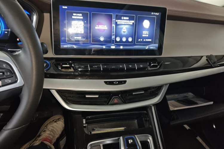 Used Geely Auto Jiajie New Energy 2022 1.5TD PHEV Platinum Deluxe Edition Audio And AC Panel