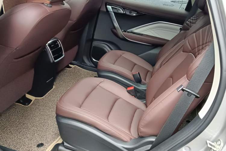 Used Geely Auto Jiajie New Energy 2022 1.5TD PHEV Platinum Deluxe Edition Interior 4