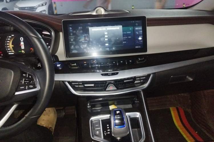 Used Geely Auto Jiajie New Energy 2022 1.5TD PHEV Platinum Comfort Edition Audio And AC Panel