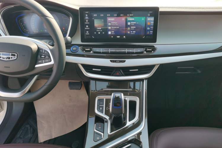 Used Geely Auto Jiajie New Energy 2022 1.5TD PHEV Platinum Deluxe Edition Audio And AC Panel