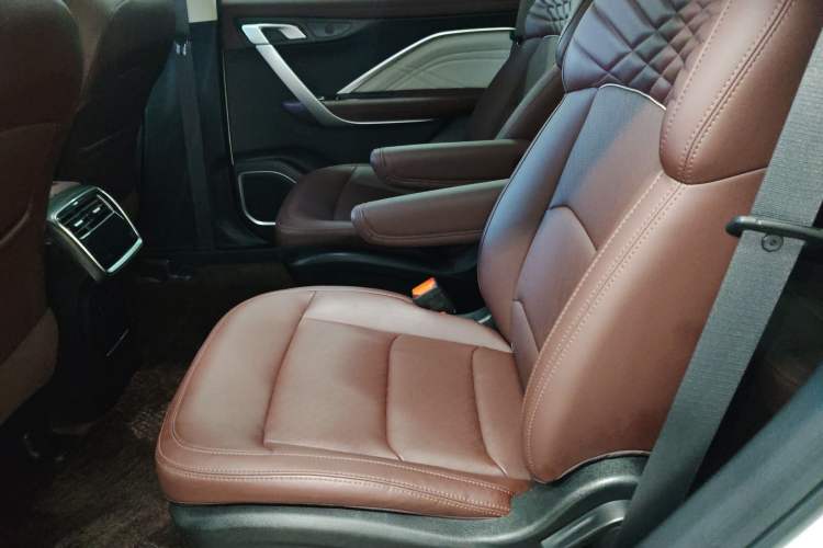 Used Geely Auto Jiajie New Energy 2022 1.5TD PHEV Platinum Comfort Edition Left Rear Seat