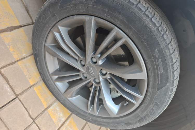 Used Geely Auto Jiajie New Energy 2022 1.5TD PHEV Platinum Luxury Edition Right Front Wheel Hub