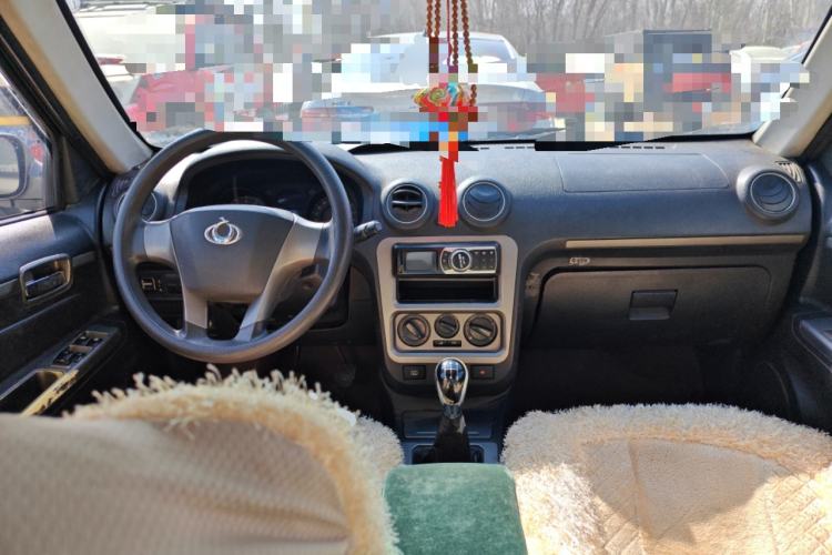 Used Geely Auto Liberty Ship 2010 1.3L Manual Wealth Edition Center Console