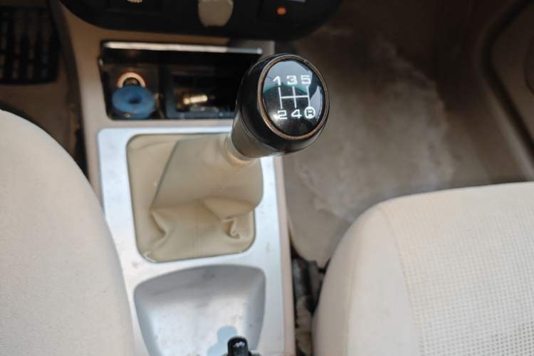 Used Geely Auto Liberty Ship 2010 1.3L Manual Wealth Edition Gear Lever