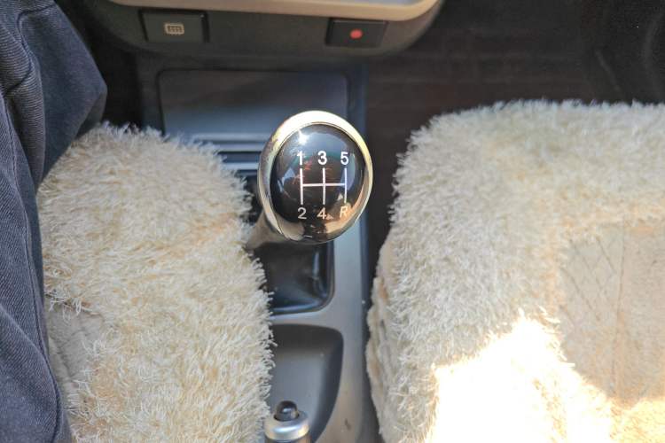 Used Geely Auto Liberty Ship 2010 1.3L Manual Wealth Edition Gear Lever