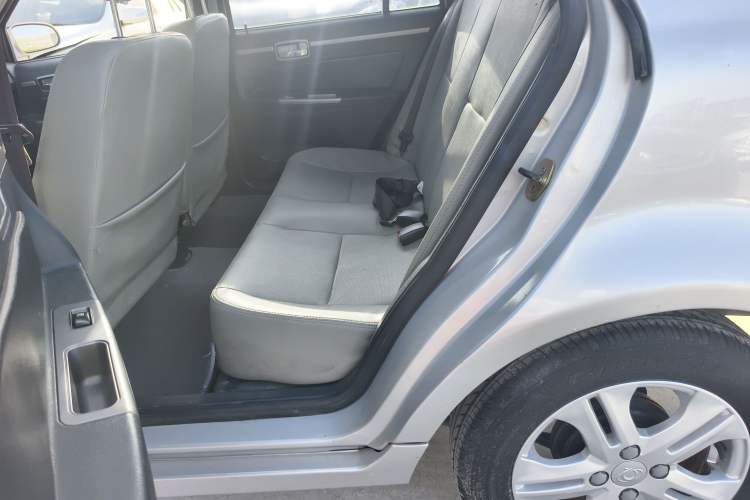 Used Geely Auto Liberty Ship 2011 1.5L Manual Sport Model Interior 4