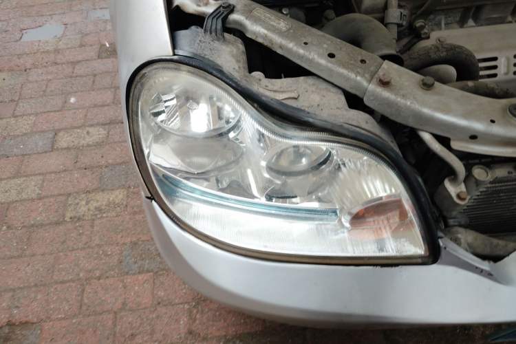 Used Geely Auto Liberty Ship 2011 1.3L Manual Fashion Edition Right Front Headlight