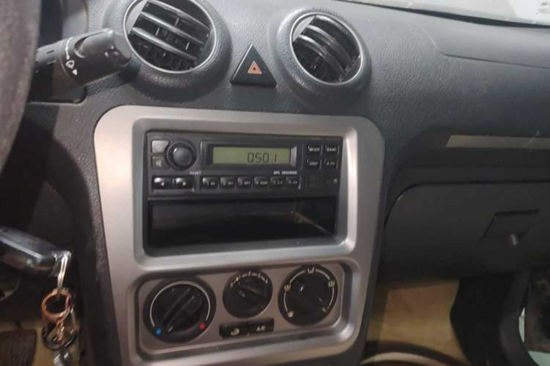 Used Geely Auto Liberty Ship 2012 1.3L Manual Fashion II Audio And AC Panel