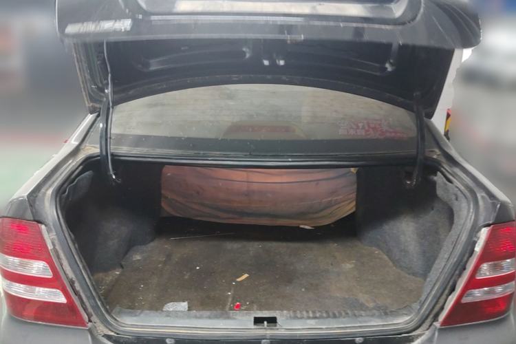 Used Geely Auto Liberty Ship 2012 1.3L Manual Fashion II Trunk