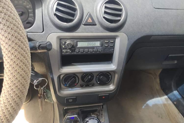 Used Geely Auto Liberty Ship 2012 1.3L Manual Fashion II Audio And AC Panel