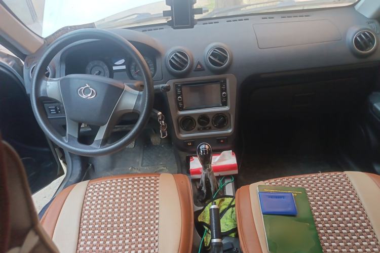 Used Geely Auto Liberty Ship 2012 1.3L Manual Fashion II Center Console