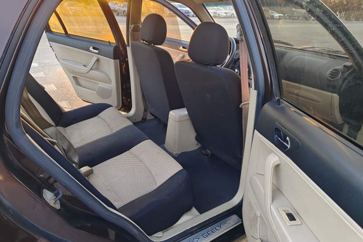 Used Geely Auto Liberty Ship 2015 1.3L Manual Happiness Model Interior 5