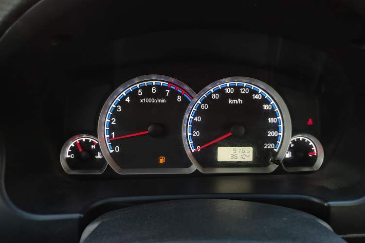 Used Geely Auto Liberty Ship 2015 1.3L Manual Happiness Model Odometer Close Up