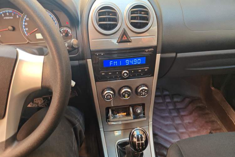 Used Geely Auto Liberty Ship 2015 1.3L Manual Wealthy Edition Audio And AC Panel
