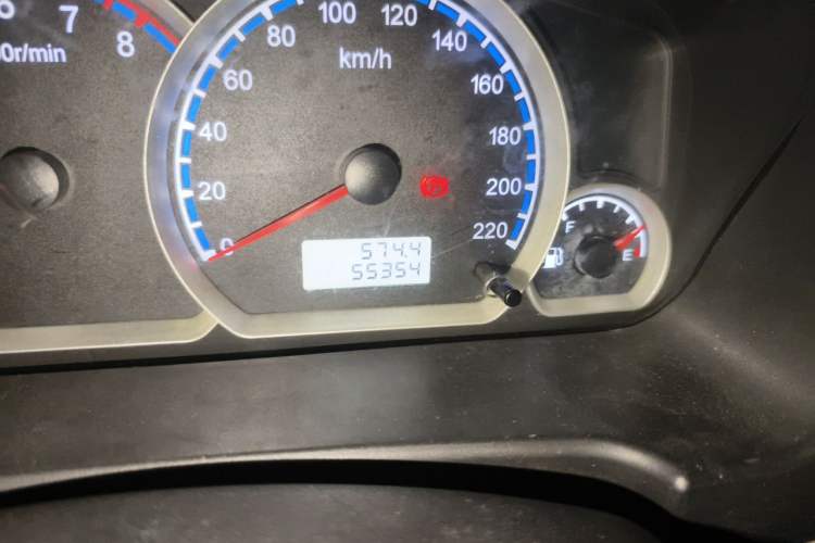 Used Geely Auto Liberty Ship 2015 1.3L Manual Happiness Model Odometer Close Up