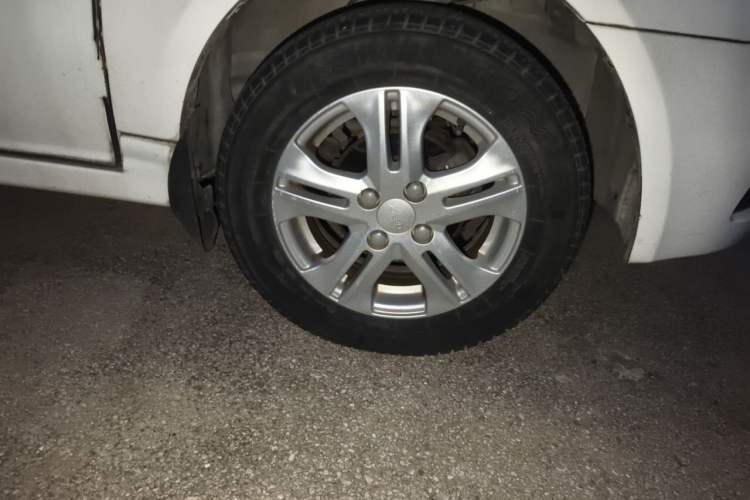 Used Geely Auto Liberty Ship 2015 1.3L Manual Happiness Model Right Front Wheel Hub