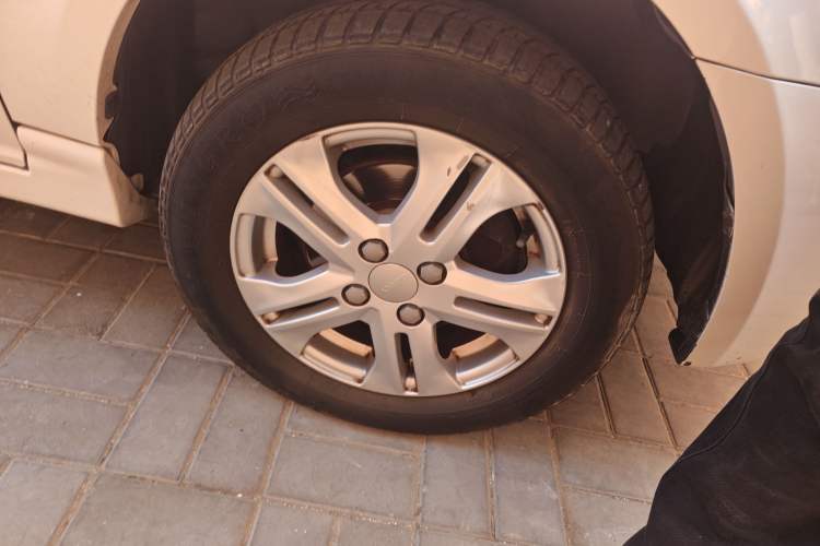 Used Geely Auto Liberty Ship 2015 1.3L Manual Wealthy Edition Right Front Wheel Hub