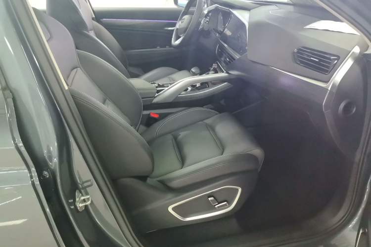 Used Geely Auto Monjaro 2020 High-Energy Edition 350T Yáoxīngzhě Interior 4