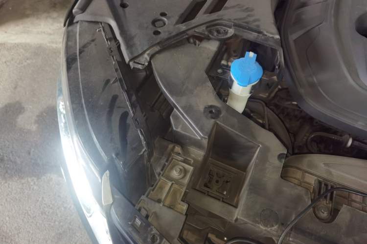 Used Geely Auto Monjaro 2020 High-Energy Edition 350T Yáoxīngzhě Engine Bay Right