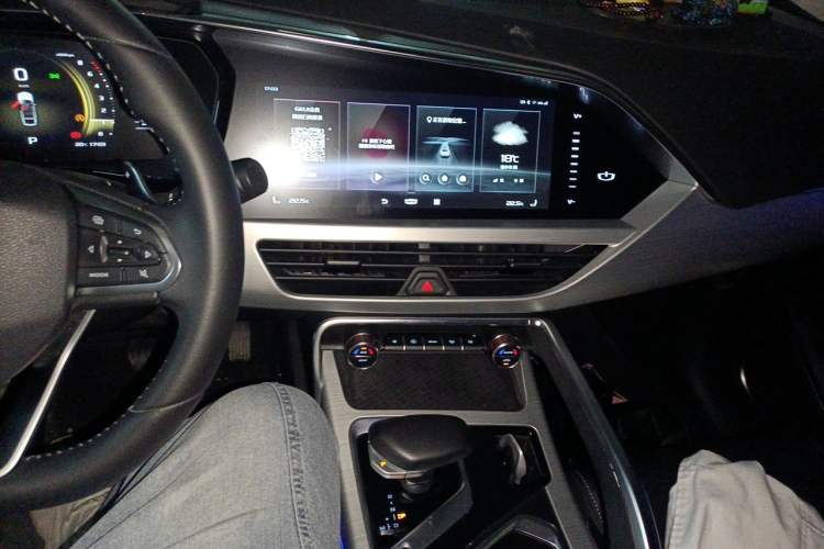 Used Geely Auto Monjaro 2019 Facelift 300T Yaxingzhe Audio And AC Panel