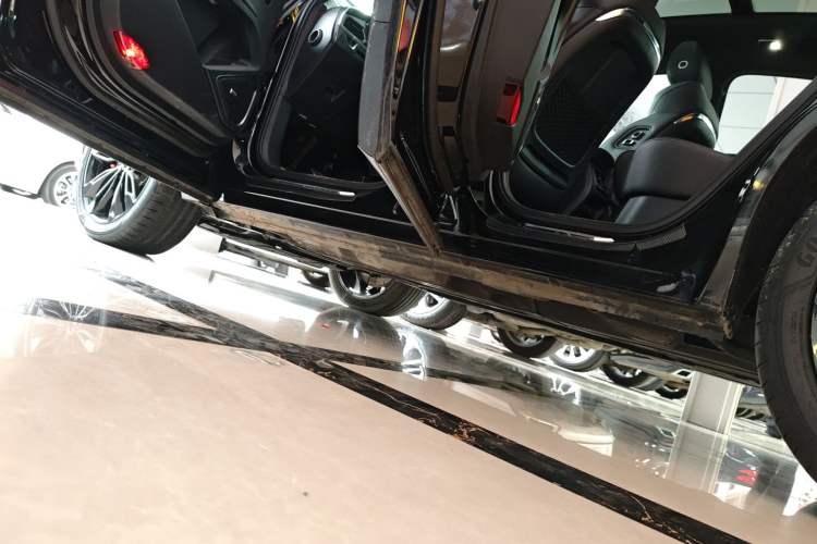 Used Geely Auto Monjaro 2019 350T Dark Knight Limited Edition Left Side Sill