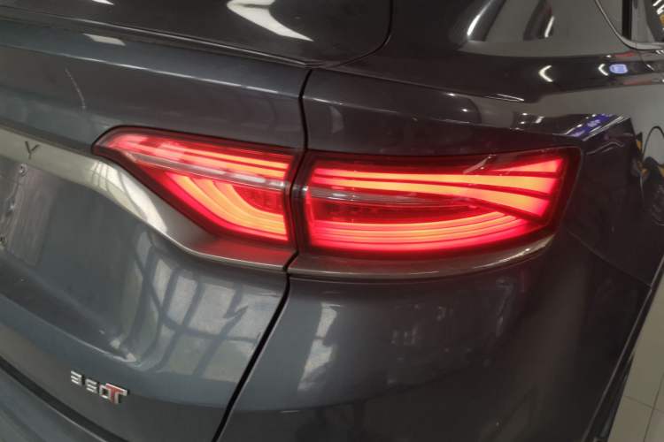 Used Geely Auto Monjaro 2019 350T YAOXINGZHE Right Rear Taillight