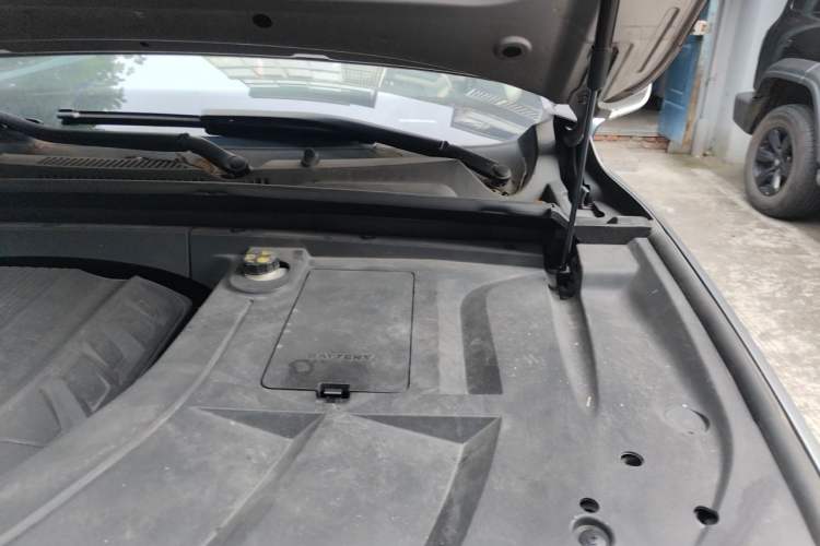 Used Geely Auto Monjaro 2019 300T YAOXINGZHE Engine Bay Left