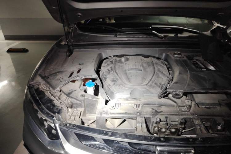 Used Geely Auto Monjaro 2019 Facelift 300T Yaxingzhe Engine Bay Right