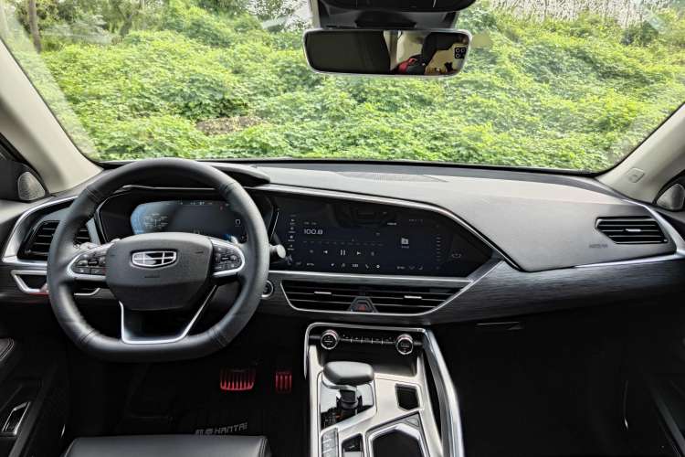 Used Geely Auto Monjaro 2019 350T Yuxingzhe Center Console