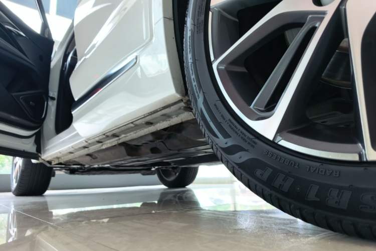 Used Geely Auto Monjaro 2019 350T YAOXINGZHE Left Side Sill