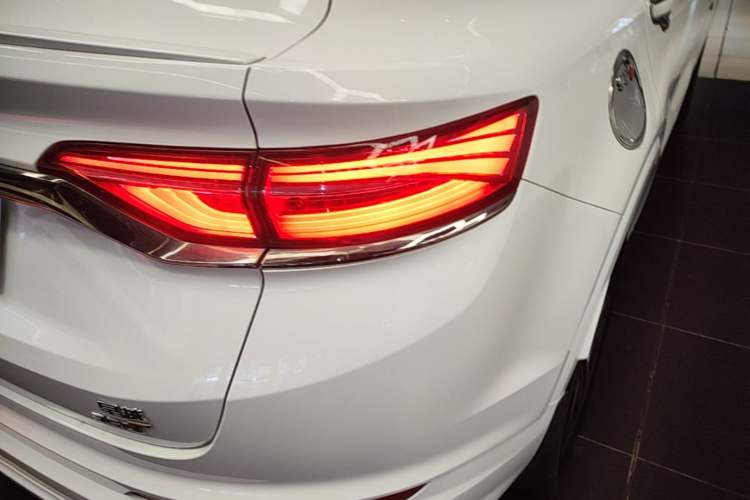 Used Geely Auto Monjaro 2019 350T YAOXINGZHE Right Rear Taillight