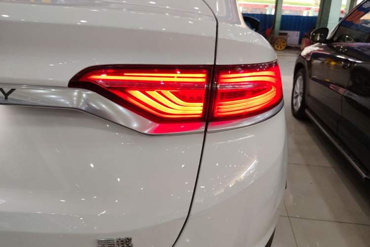 Used Geely Auto Monjaro 2019 300T YAOXINGZHE Right Rear Taillight