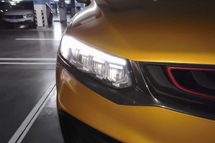Used Geely Auto Monjaro 2019 350T YAOXINGZHE Right Front Headlight