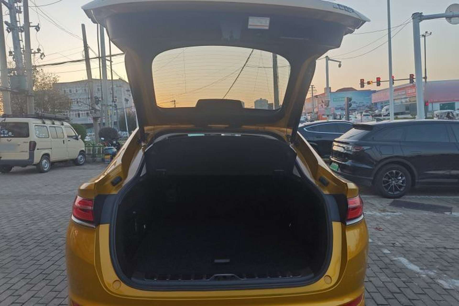 Used Geely Auto Monjaro 2019 350T Yuxingzhe Trunk
