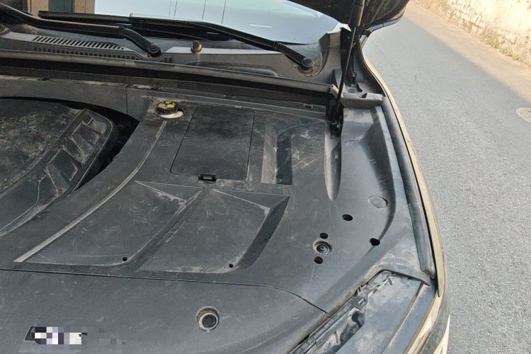 Used Geely Auto Monjaro 2020 High-Energy Edition 350T Yáoxīngzhě Engine Bay Left