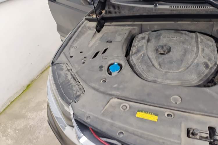 Used Geely Auto Monjaro 2020 High-Energy Edition 350T Yáoxīngzhě Engine Bay Right